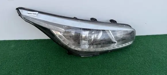 KIA Ceed Headlight/headlamp 92102A2220