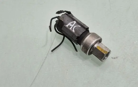 Chrysler Voyager Air conditioning (A/C) pressure sensor 