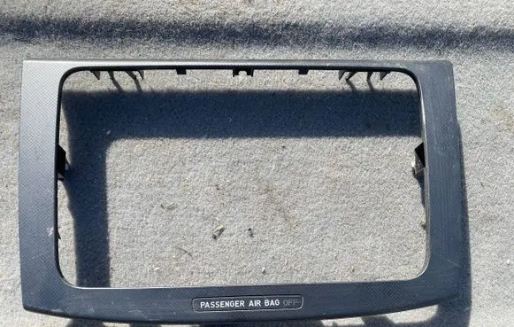Volkswagen PASSAT B6 Radio/GPS head unit trim 3C0858069M 318410100
