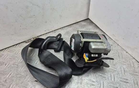 Volkswagen Golf Plus Front seatbelt 5M1857706B 69629500