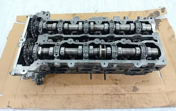 Mercedes-Benz C W204 Engine head R6510150201