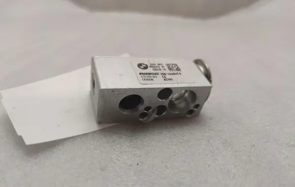 BMW X1 F48 F49 Air conditioning (A/C) expansion valve 6845415 684541501
