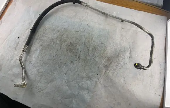 Jeep Grand Cherokee (WK) Air conditioning (A/C) pipe/hose