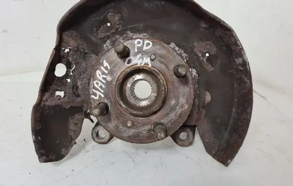 Toyota Yaris Front wheel hub spindle knuckle
