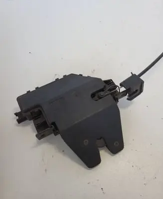 BMW 1 E81 E87 Tailgate/trunk/boot lock/catch/latch 8196401