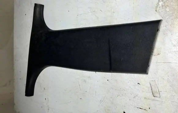 BMW 1 E81 E87 (B) pillar trim (bottom) 15678910