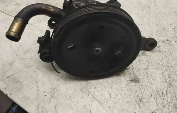 Mazda 626 Power steering pump A2A32650D 25964059