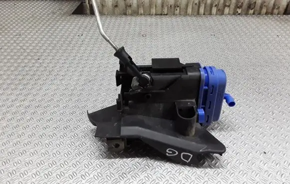 Audi A4 S4 B5 8D Rear door lock 8D0839016A