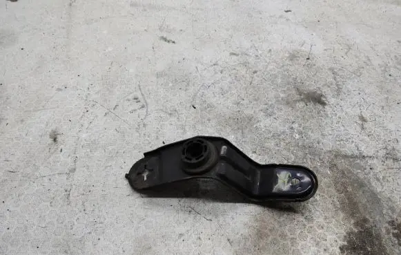 Chevrolet Captiva Radiator mount bracket