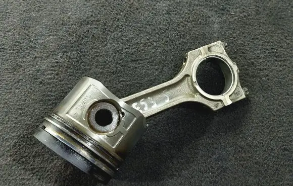 BMW X5 E53 Piston with connecting rod