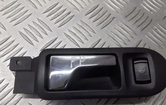 Volkswagen PASSAT B5.5 Front door interior handle 3B1837114
