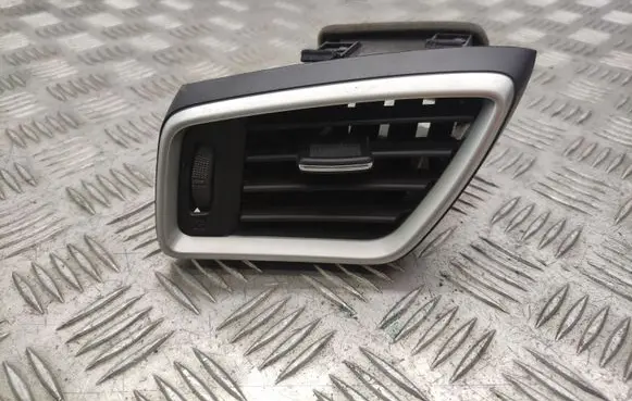 Nissan X-Trail T32 Dashboard side air vent grill/cover trim