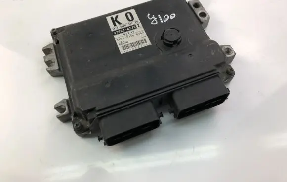 Suzuki Swift I Engine control unit/module ECU 3392062J02
