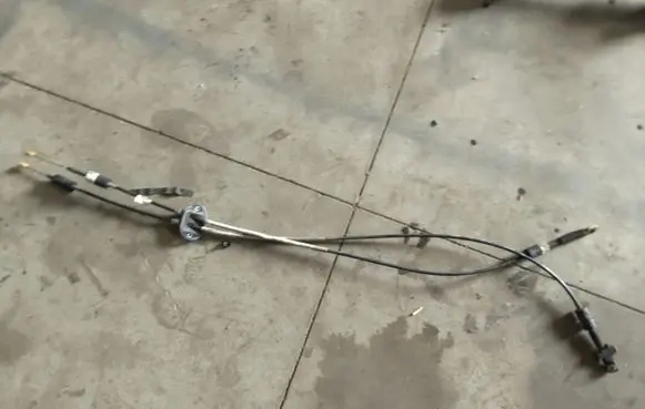 Ford Focus Gear shift cable linkage XS4R7E395BD