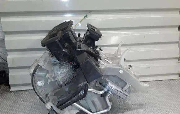 Mercedes-Benz A W169 Interior heater climate box assembly A1698300362
