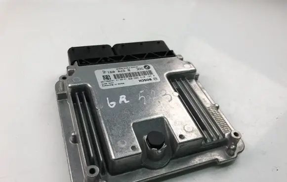 BMW 5 F10 F11 Engine control unit/module 8574091