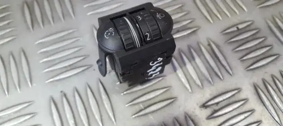 Volkswagen Golf V Headlight level height control switch 1K0941333