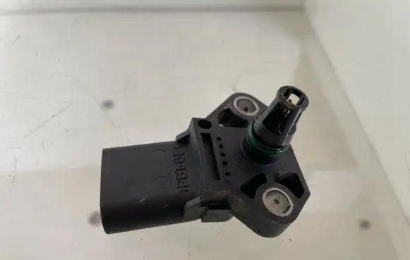 Volkswagen Golf Plus Air pressure sensor 038906051B 0281002399