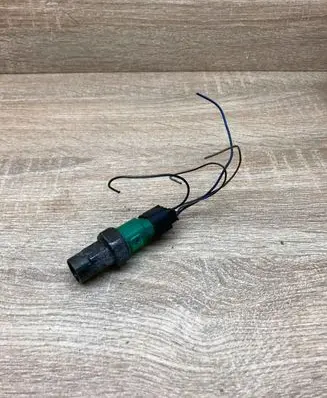BMW 5 E39 Air conditioning (A/C) pressure sensor 8391639 WITHPLUG