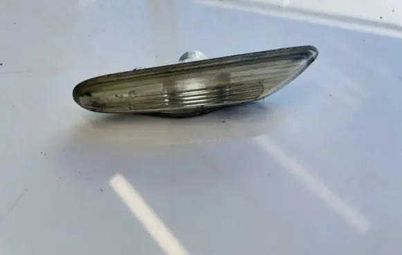 BMW 5 E60 E61 Front fender indicator light 69239203