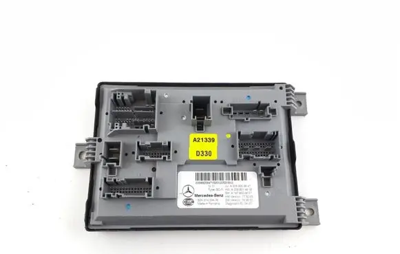 Mercedes-Benz C W205 SAM control unit A2059005847 A2059014618 A1679020607
