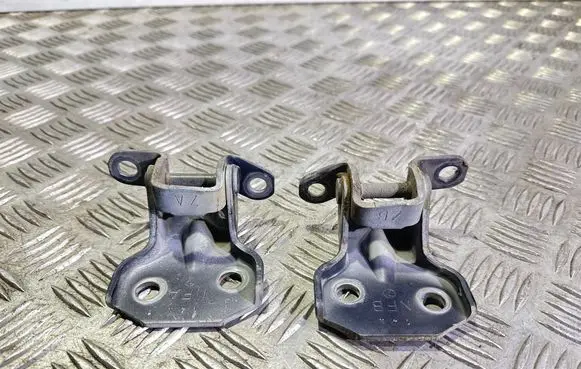 Subaru Outback Front door hinge set 