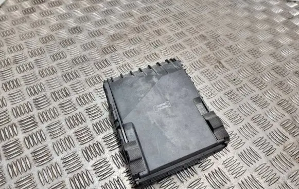 Volkswagen Golf V Fuse module 1k0937125a