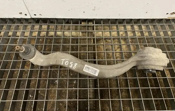 Mercedes-Benz E W212 Front lower control arm/wishbone A2121130810 2121130810