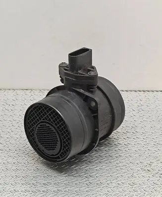 Volkswagen PASSAT B6 Mass air flow meter 074906461B 0281002461