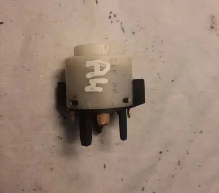 Audi A4 S4 B5 8D Ignition lock contact 4B0905849