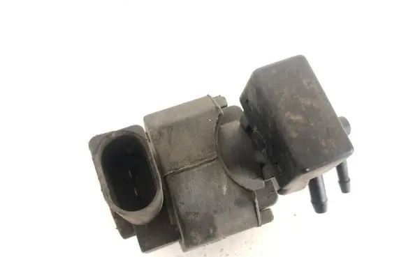 Audi A4 S4 B7 8E 8H Vacuum valve 059906629A