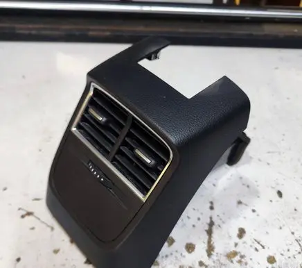 Audi A3 S3 8V Rear air vent grill 8V0819203
