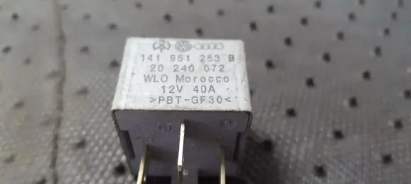 Audi TT Mk1 Other relay 141951253B 20240072