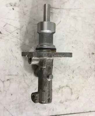 Mercedes-Benz Sprinter W906 Master brake cylinder A0004317601