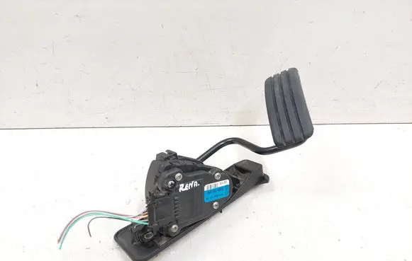 Renault Espace - Grand espace IV Accelerator throttle pedal 8200700390 6PV00811918