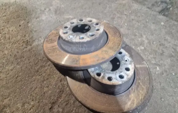 Volkswagen PASSAT B7 Rear brake disc