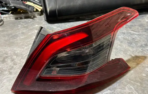 Peugeot 308 Rear/tail lights 9823728580