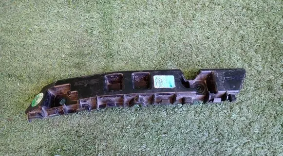 MG HS Front bumper mounting bracket 
