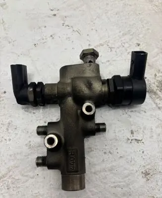 BMW 7 E65 E66 Fuel main line pipe 0281002481 10252790