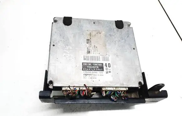 Lexus IS 200-300 Engine control unit/module 8966153461 175300-5250