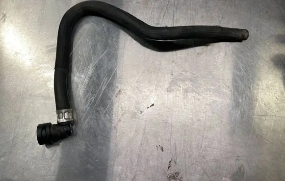 Volvo V70 Engine coolant pipe/hose 8671021 13851