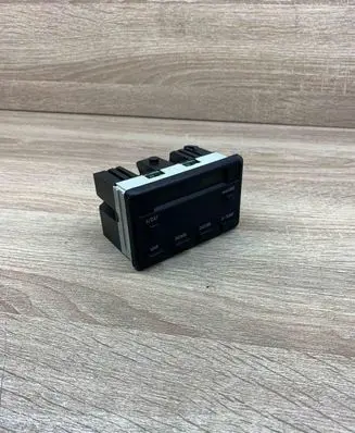BMW 5 E34 Clock 1374288