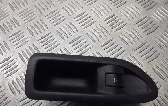 Renault Laguna II Quarter vent window switch 8200317494