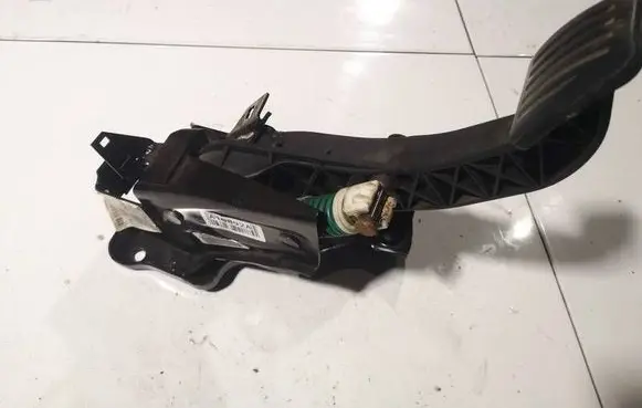 Ford Mondeo MK IV Clutch pedal 7g9n7b633age