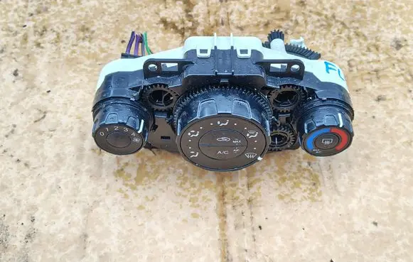 Ford Fiesta Climate control unit 8A6919980AE