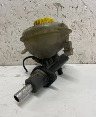 Audi A6 S6 C4 4A Master brake cylinder