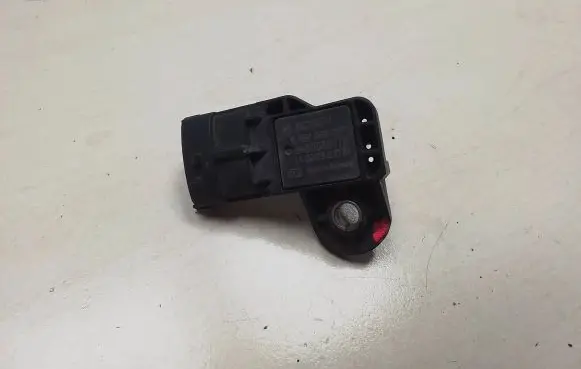 Opel Insignia A Air pressure sensor 0281006077