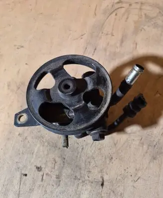 Mazda 323 F Power steering pump 