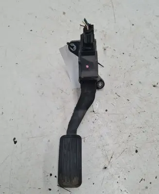 Toyota Yaris Accelerator throttle pedal 781100D010