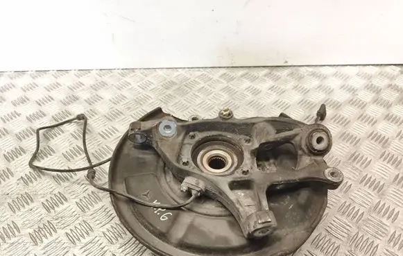 Mercedes-Benz E W211 Rear wheel hub 